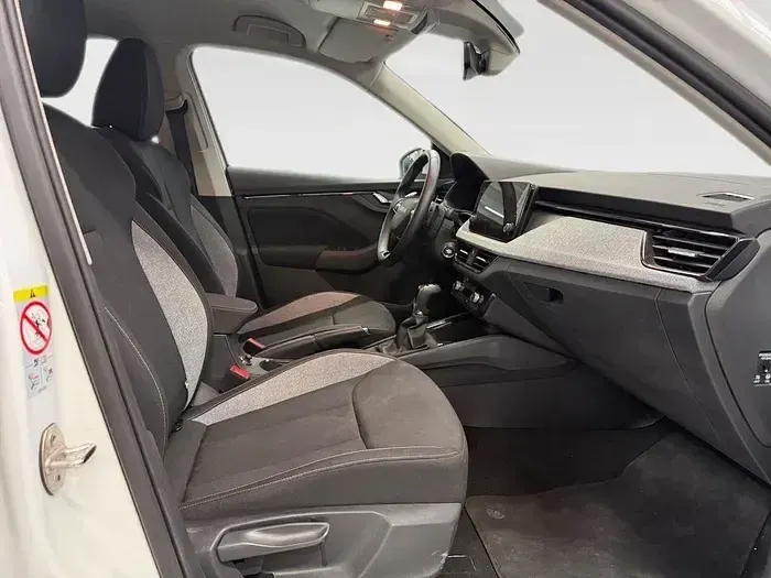 Usado Skoda Kamiq Selection 115 CV (84 kW) 2025 Rojo SUV