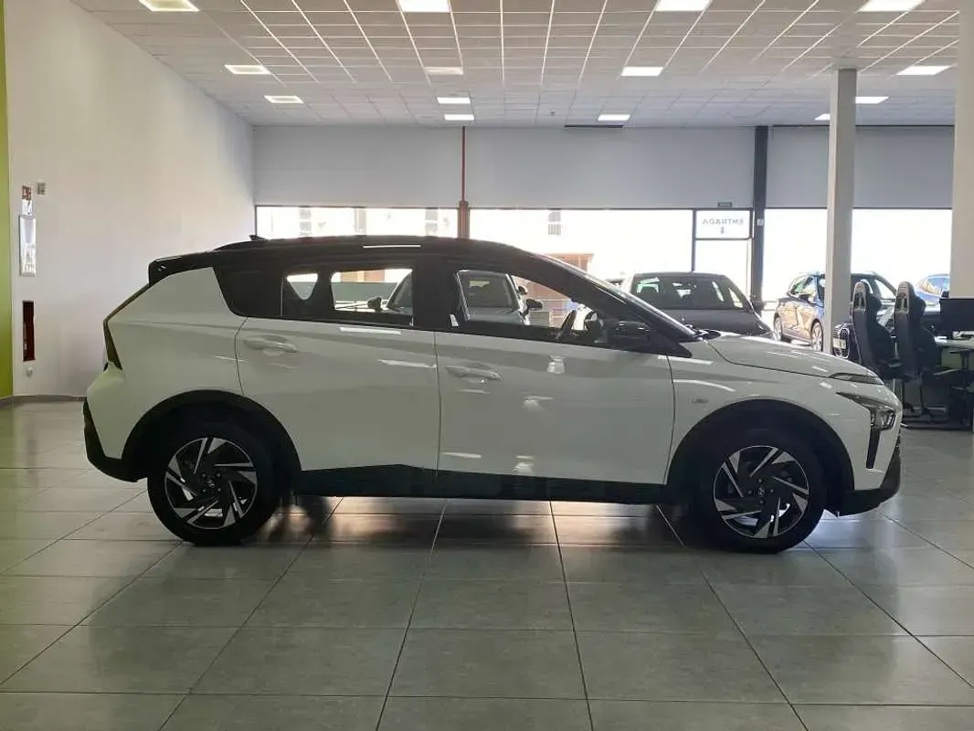 Usado Hyundai Bayon 101 CV (74 kW) 2023 Blanco SUV