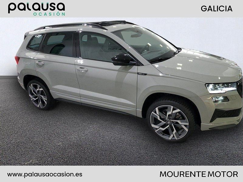 Usado Skoda Karoq SportLine 150 CV (110 kW) 2025 Gris / plata SUV