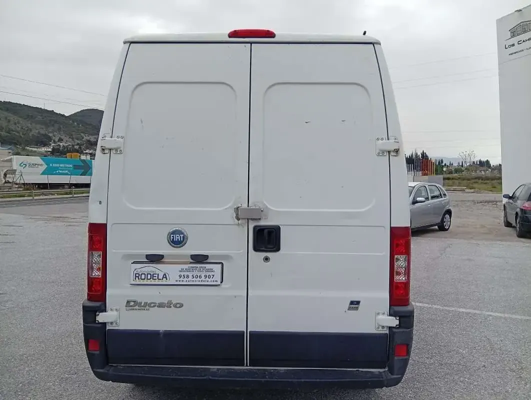 Usado Fiat Ducato 110 CV (80 kW) 2006 Blanco Van