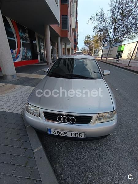 Usado Audi A3 Ambiente 105 CV (77 kW) 2005 Gris / plata Utilitario