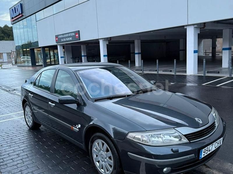 Gris / plata Usado 2003 Renault Laguna II Initiale Berlina | 2900 € (Precio justo) - Imagen 1/4