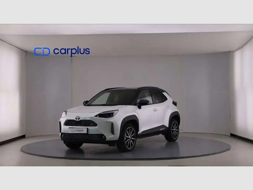 Usado Toyota Yaris Cross Sport 131 CV (96 kW) 2025 Blanco SUV