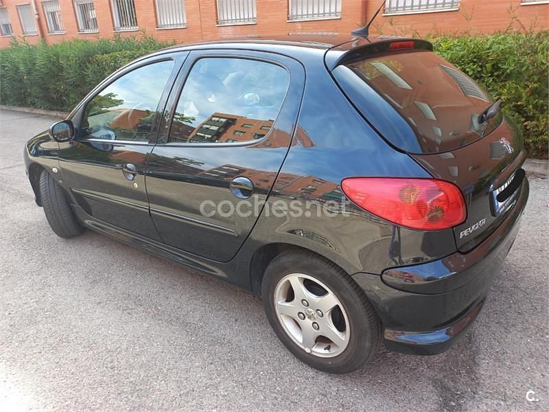 Negro Usado 2005 Peugeot 206 Berlina | 3700 € (Un poco caro) - Imagen 1/4