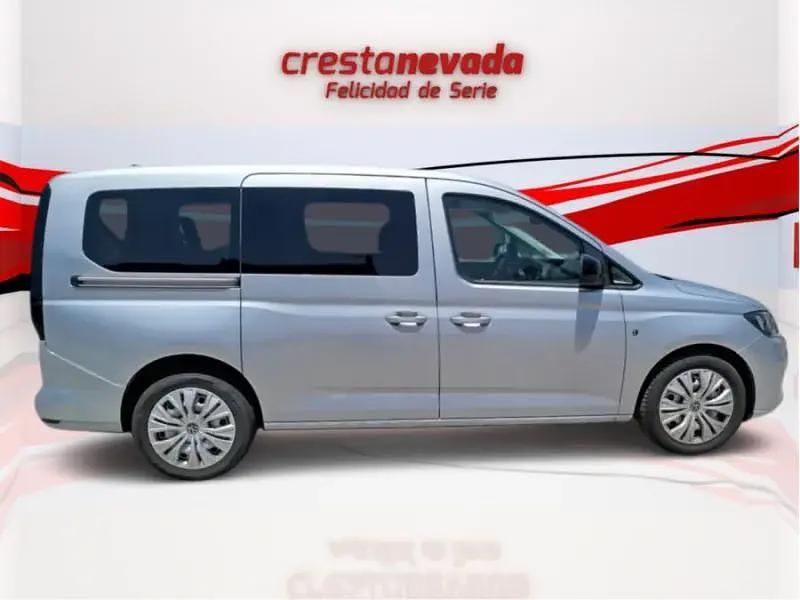 Usado VW Caddy Maxi 102 CV (75 kW) 2022 Gris Monovolumen