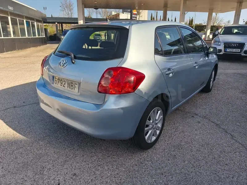 Usado Toyota Auris Active 126 CV (92 kW) 2010 Azul Utilitario