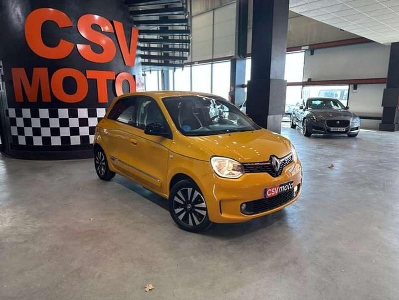 Usado Renault Twingo Techno 60 kW (82 CV) 2023 Amarillo Utilitario
