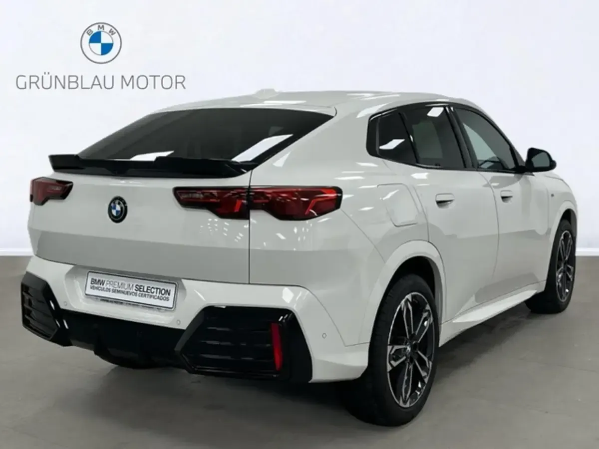 Usado BMW X2 Comfort Edition 150 CV (110 kW) 2024 Alpinweiss (sólido) SUV