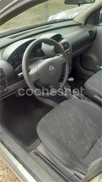 Usado Opel Corsa Elegance 90 CV (66 kW) 2001 Gris / plata Utilitario