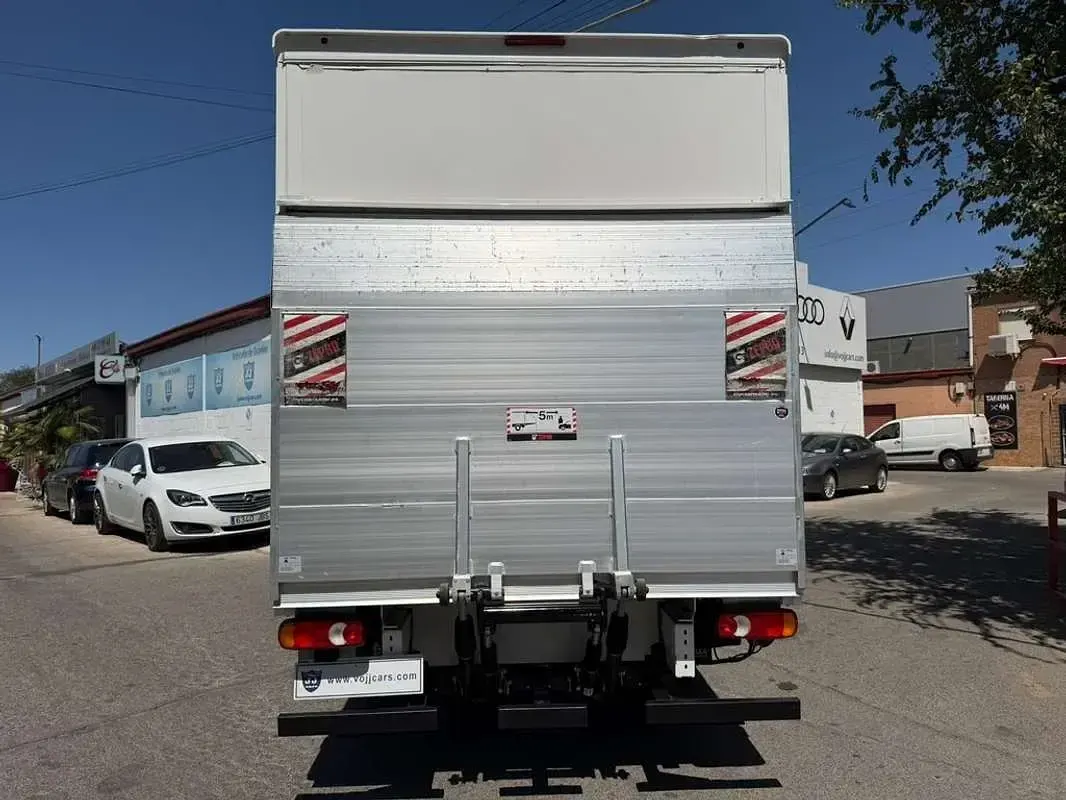 Usado Citroën Jumper 165 CV (121 kW) 2023 Blanco Monovolumen
