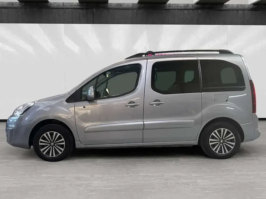 Usado Peugeot TePee Outdoor 99 CV (72 kW) 2017 Gris Van