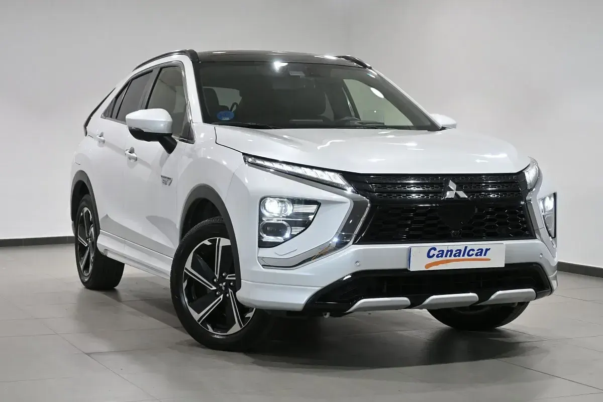Usado Mitsubishi Eclipse Cross 188 CV (138 kW) 2023 Blanco SUV