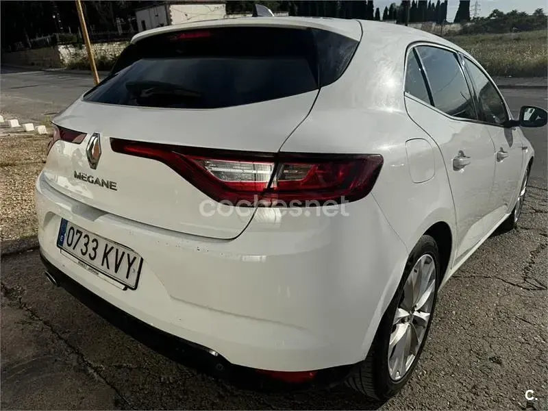 Usado Renault Mégane IV Zen 115 CV (84 kW) 2019 Blanco Berlina