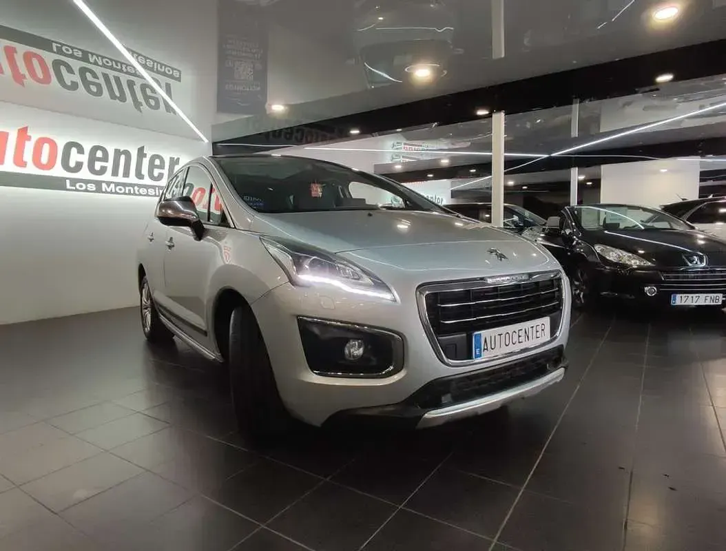 Usado Peugeot 3008 Allure 115 CV (84 kW) 2014 Gris Familiar