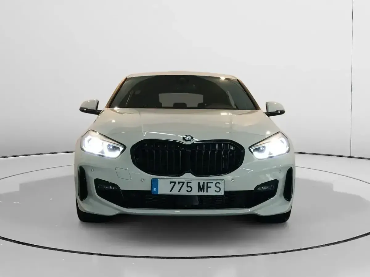 Usado BMW 116 M Sport 116 CV (85 kW) 2023 Blanco Utilitario