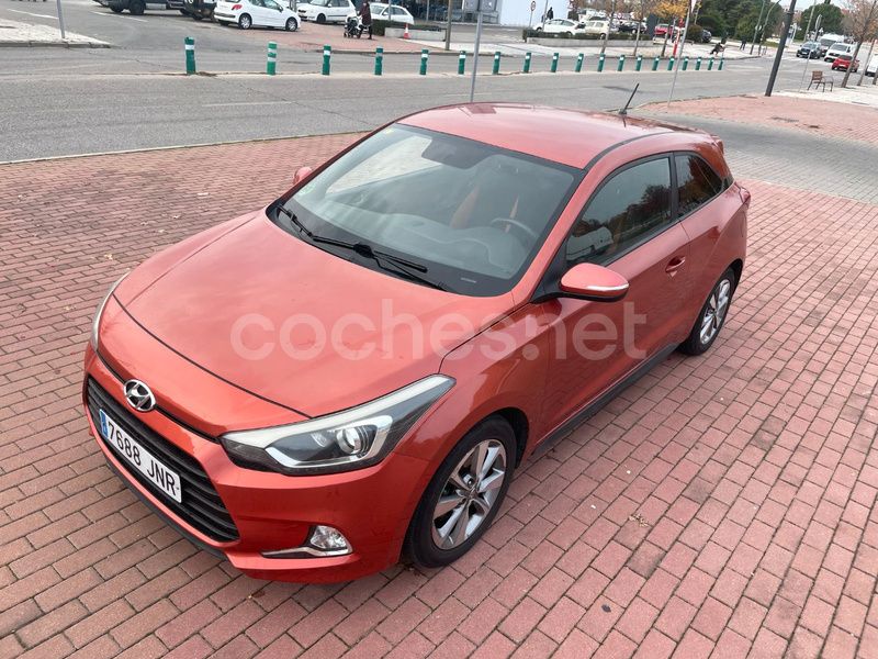 Rojo Usado 2017 Hyundai i20 Berlina | 6900 € (Super precio) - Imagen 1/4