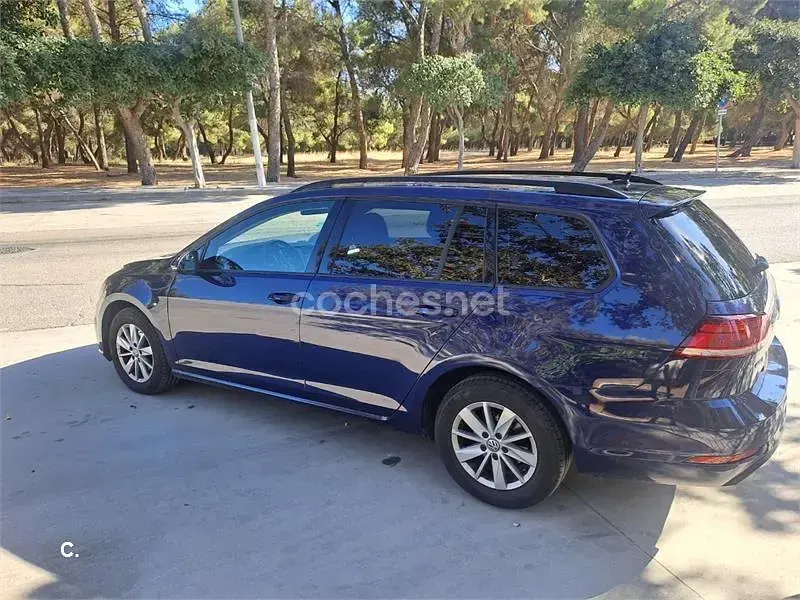 Usado VW Golf VII 115 CV (84 kW) 2017 Azul Familiar