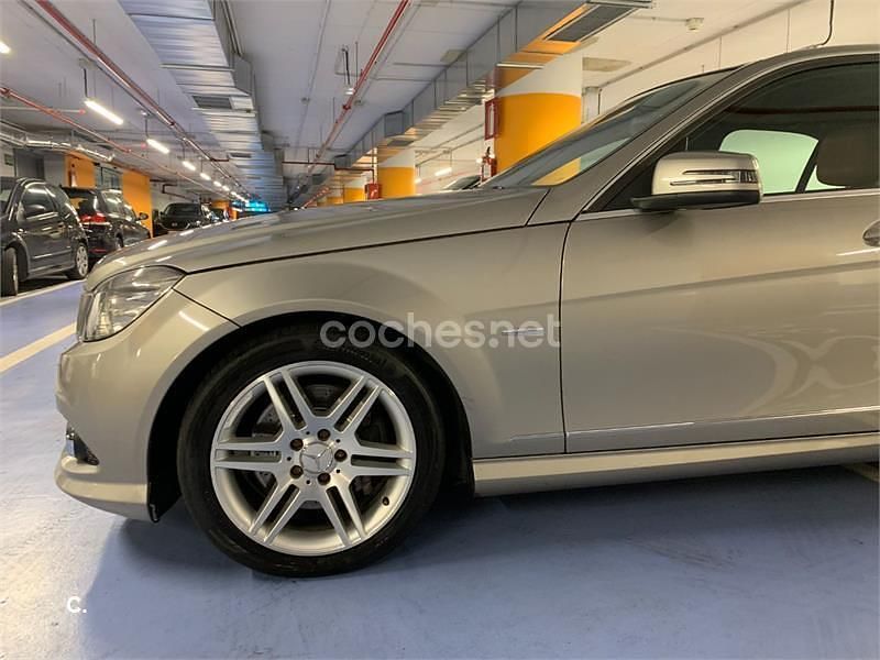 Usado Mercedes C320 Avantgarde 224 CV (164 kW) 2009 Gris / plata Berlina