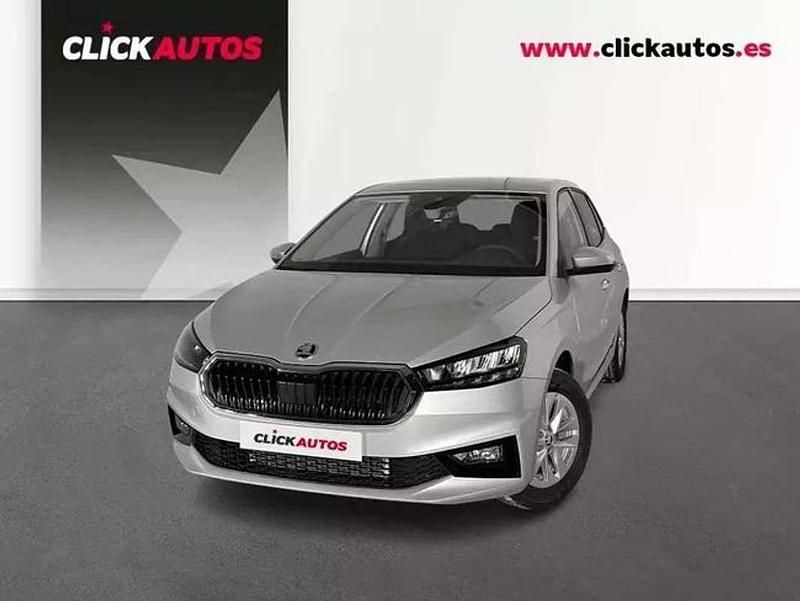 Usado Skoda Fabia Selection 116 CV (85 kW) 2025 Plateado Utilitario