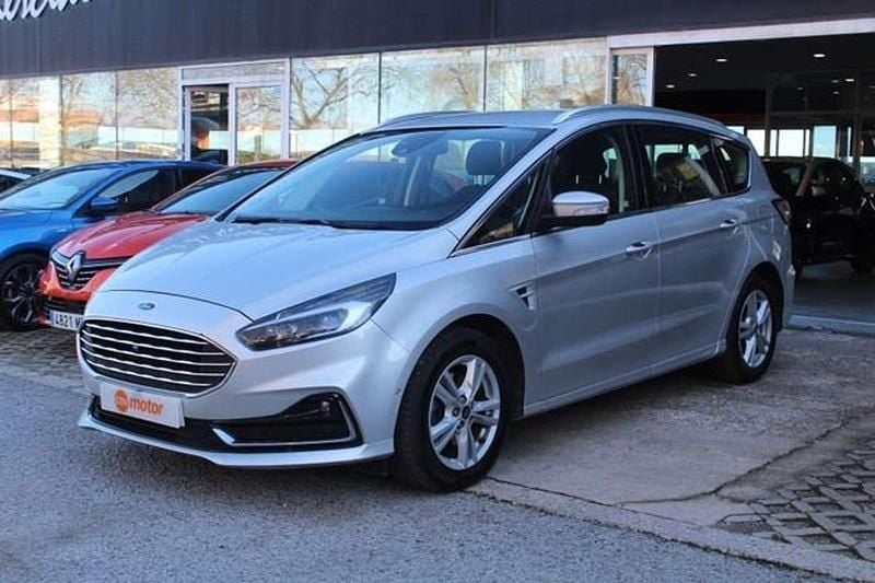 Usado Ford S-MAX Titanium 190 CV (139 kW) 2023 Plateado Monovolumen