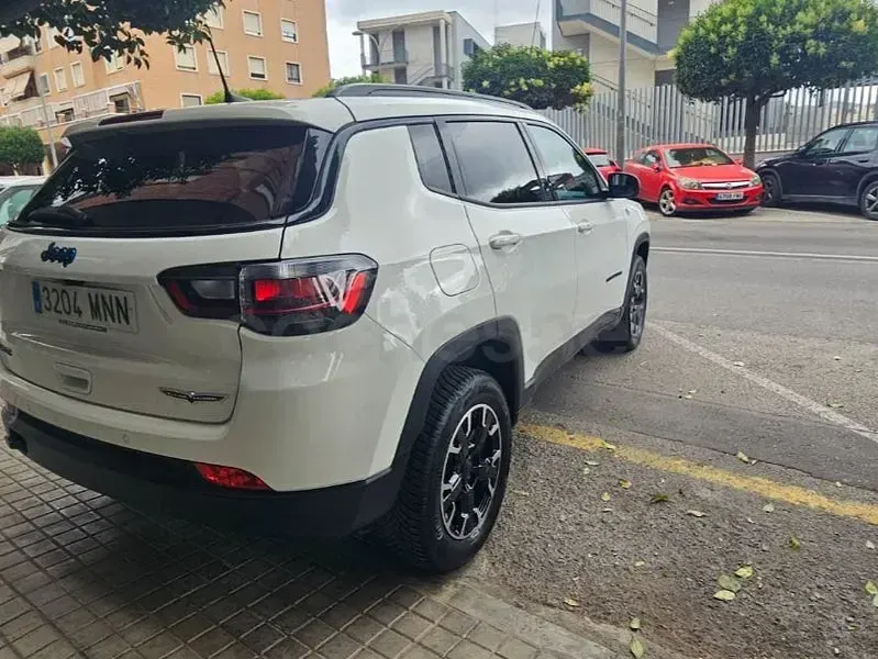Usado Jeep Compass Trailhawk 240 CV (176 kW) 2024 Blanco SUV