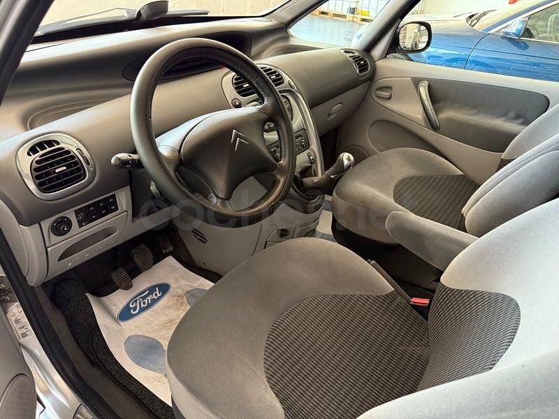 Usado Citroën Xsara Picasso 90 CV (66 kW) 2004 Gris / plata Monovolumen