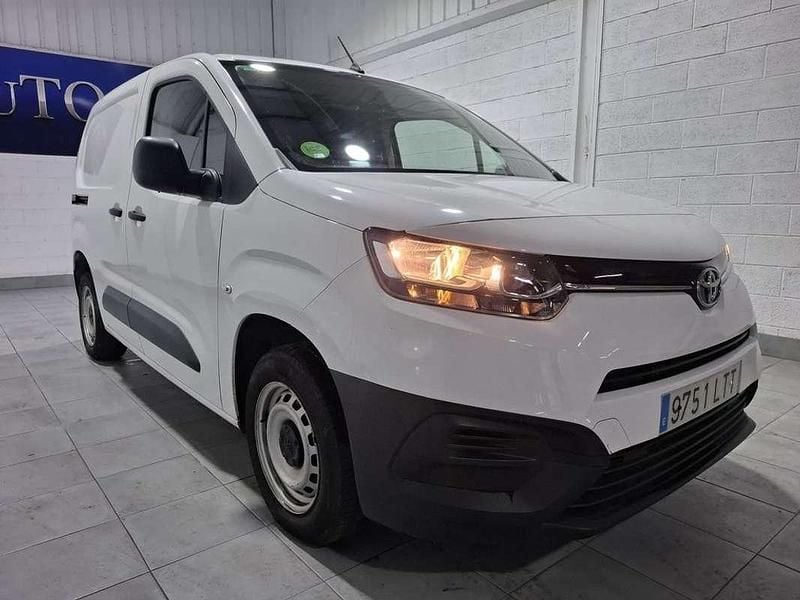 Usado Toyota Proace City City 102 CV (75 kW) 2021 Blanco Monovolumen