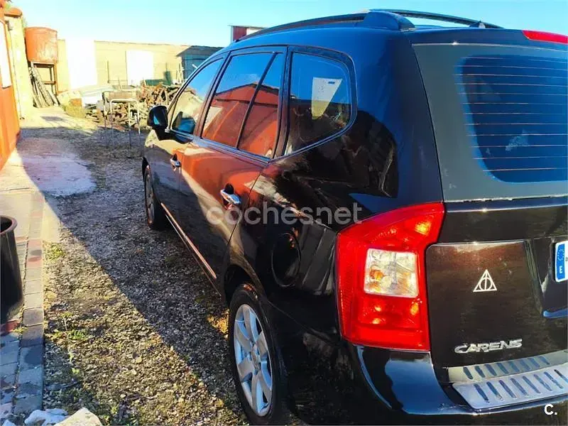 Usado Kia Carens Active 140 CV (102 kW) 2007 Negro Monovolumen