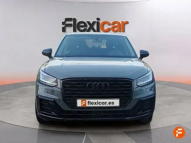 Usado Audi Q2 Design 116 CV (85 kW) 2018 Gris SUV