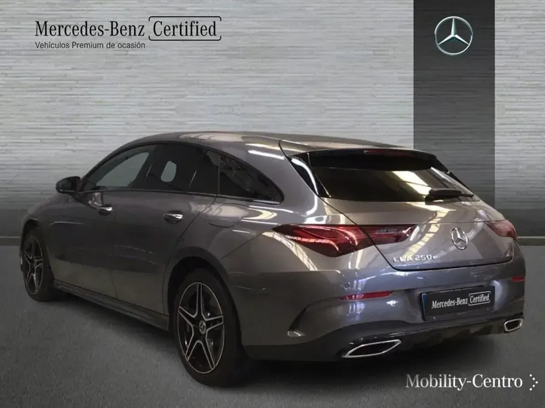 Usado Mercedes CLA250e 163 CV (119 kW) 2025 Gris montaña Coupe