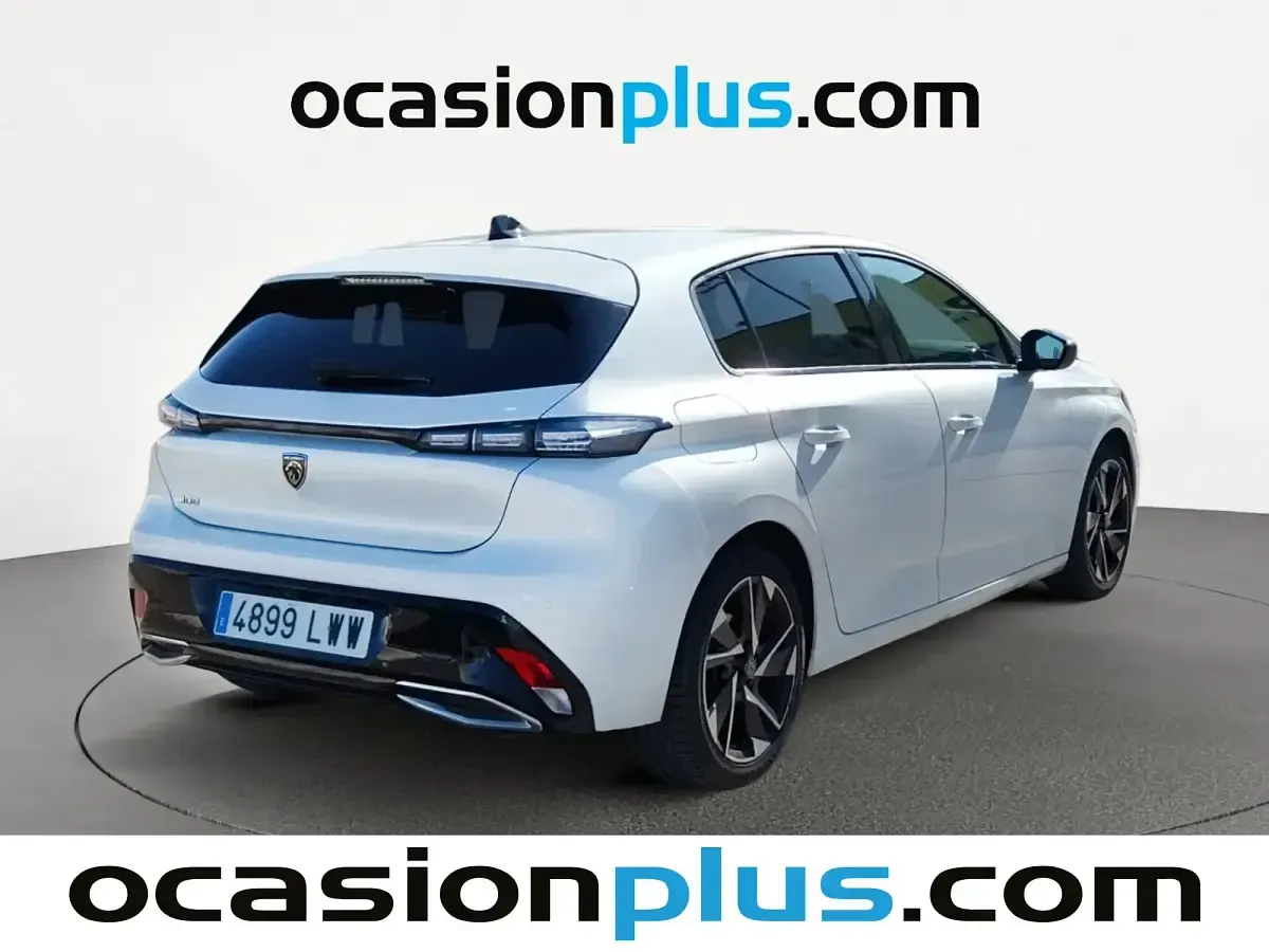 Käytetty Peugeot 308 Allure 130 HP (95 kW) 2022 Valkoinen Sedan