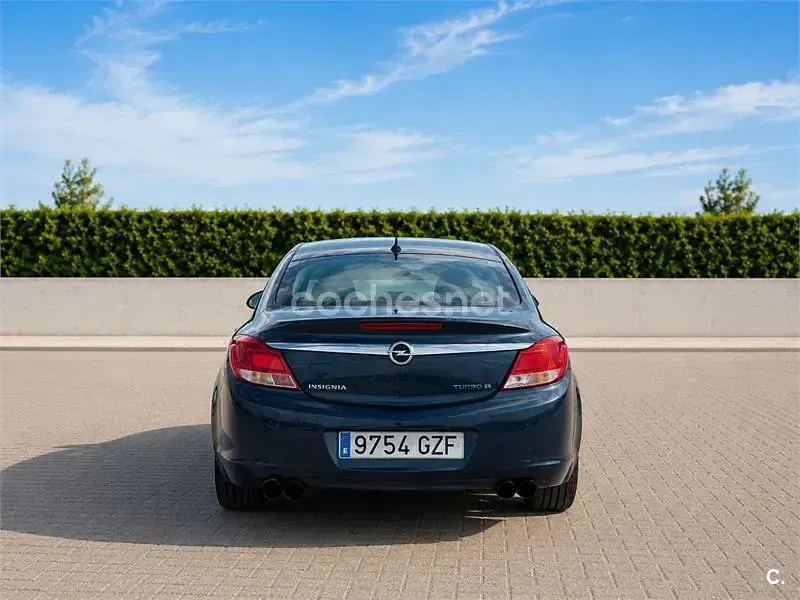 Usado Opel Insignia Sport 220 CV (161 kW) 2011 Azul Berlina