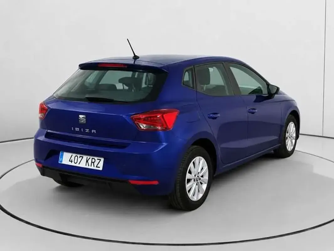 Usado Seat Ibiza Style Plus 95 CV (69 kW) 2018 Azul Utilitario