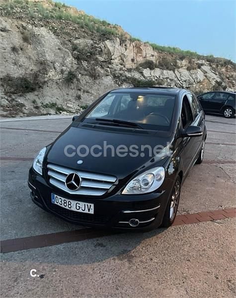 Usado Mercedes B180 109 CV (80 kW) 2008 Negro Monovolumen