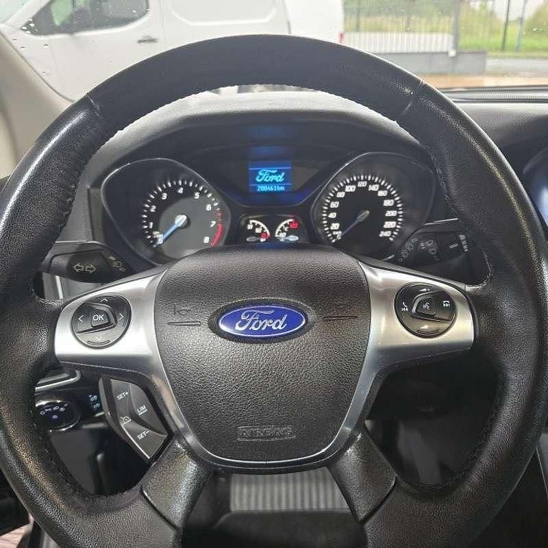 Usado Ford Focus Titanium 125 CV (91 kW) 2014 Negro Utilitario