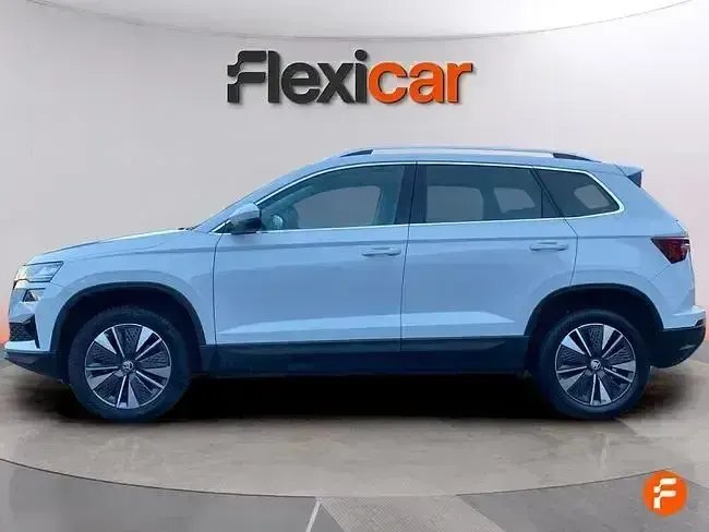 Usado Skoda Karoq Selection 150 CV (110 kW) 2024 Blanco SUV