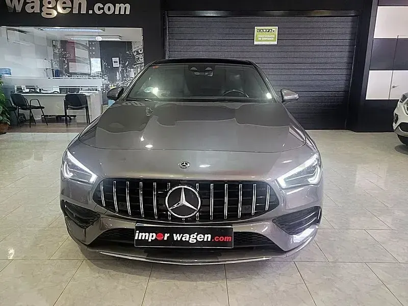Usado Mercedes CLA200 150 HP (110 kW) 2021 Cinzento Sedan