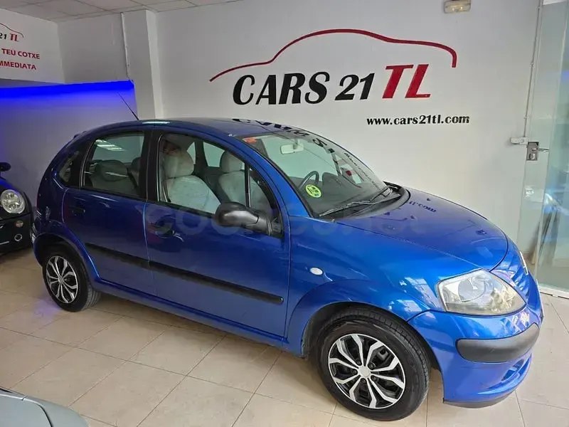Usado Citroën C3 61 CV (44 kW) 2003 Azul Berlina