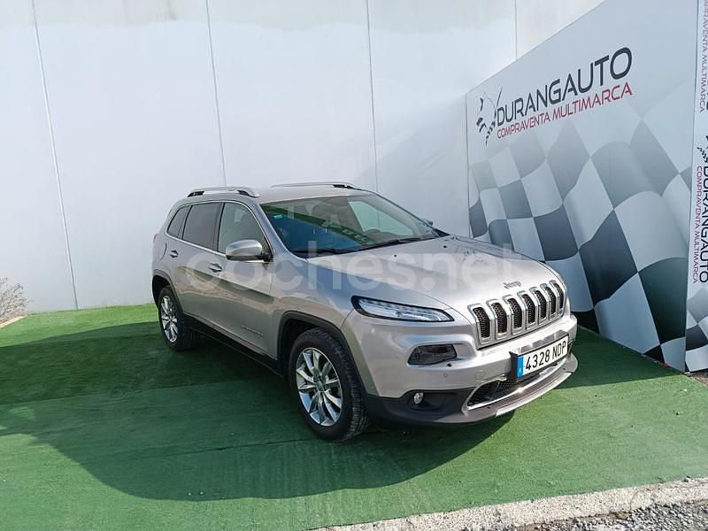 Usado Jeep Cherokee Limited 140 CV (102 kW) 2014 Gris / plata SUV