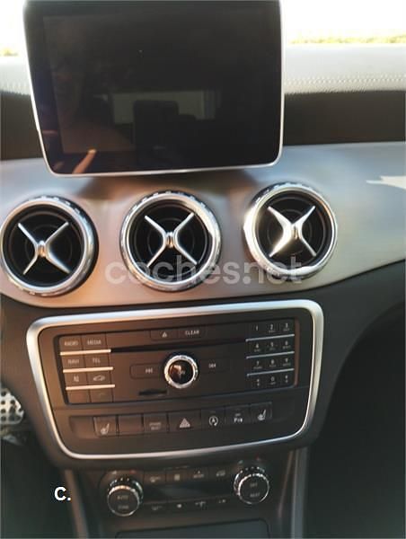 Usado Mercedes GLA220 AMG line 170 CV (125 kW) 2015 Gris / plata SUV