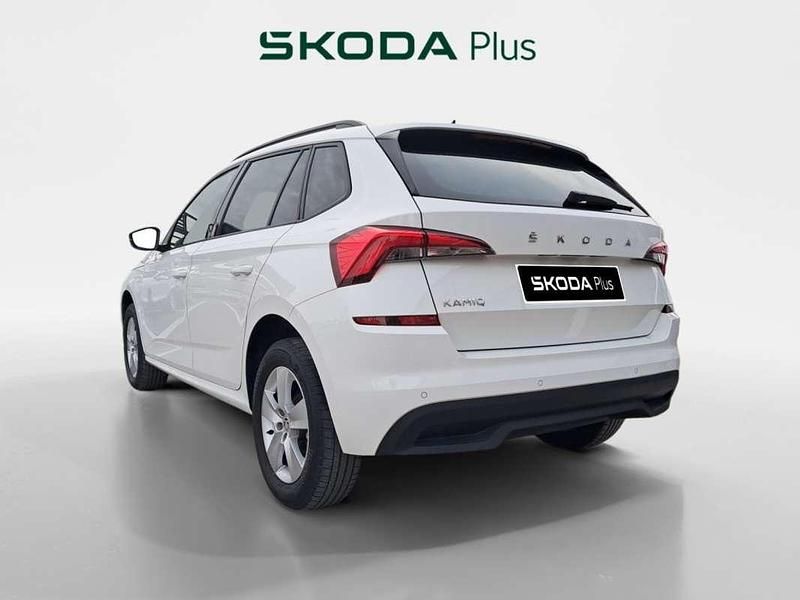 Usado Skoda Kamiq Active 110 CV (80 kW) 2022 Blanco SUV
