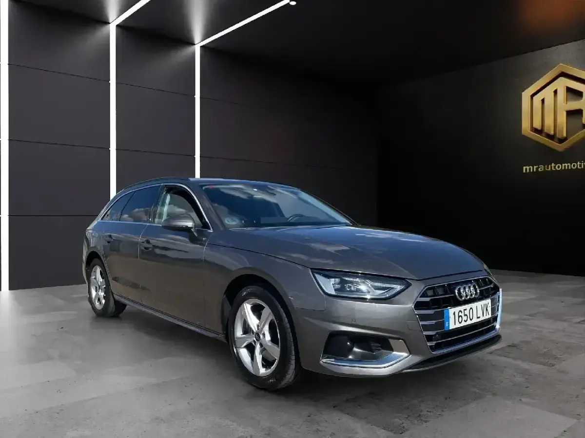 Usado Audi A4 Advanced Plus 136 CV (100 kW) 2021 Gris Familiar