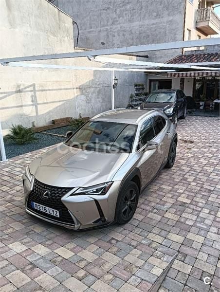 Gris / plata Usado 2022 Lexus UX Business Edition SUV | 26.250 € (Super precio) - Imagen 1/4