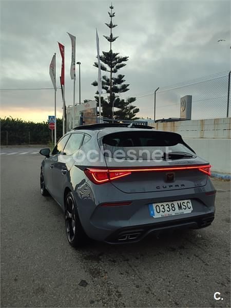 Gris / plata Usado 2024 Cupra Leon Berlina | 28.490 € (Precio justo) - Imagen 1/4