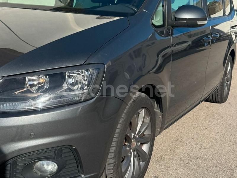Usado Seat Alhambra Ecomotive 140 CV (102 kW) 2014 Gris / plata Monovolumen