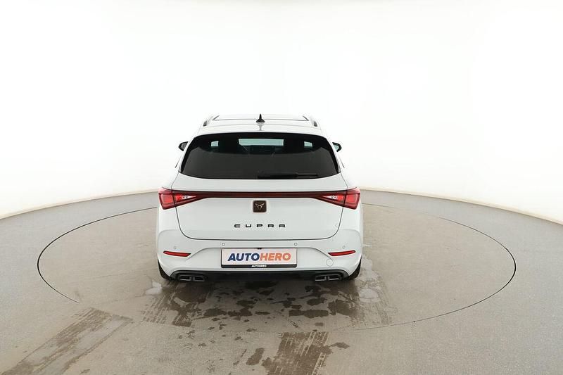 Usado Cupra Leon 150 CV (110 kW) 2023 Blanco Familiar