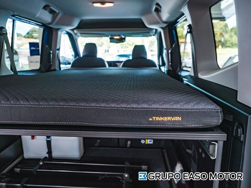 Gris Nuevo 2024 Ford Tourneo Courier Titanium Monovolumen | 25.900 € - Imagen 1/4