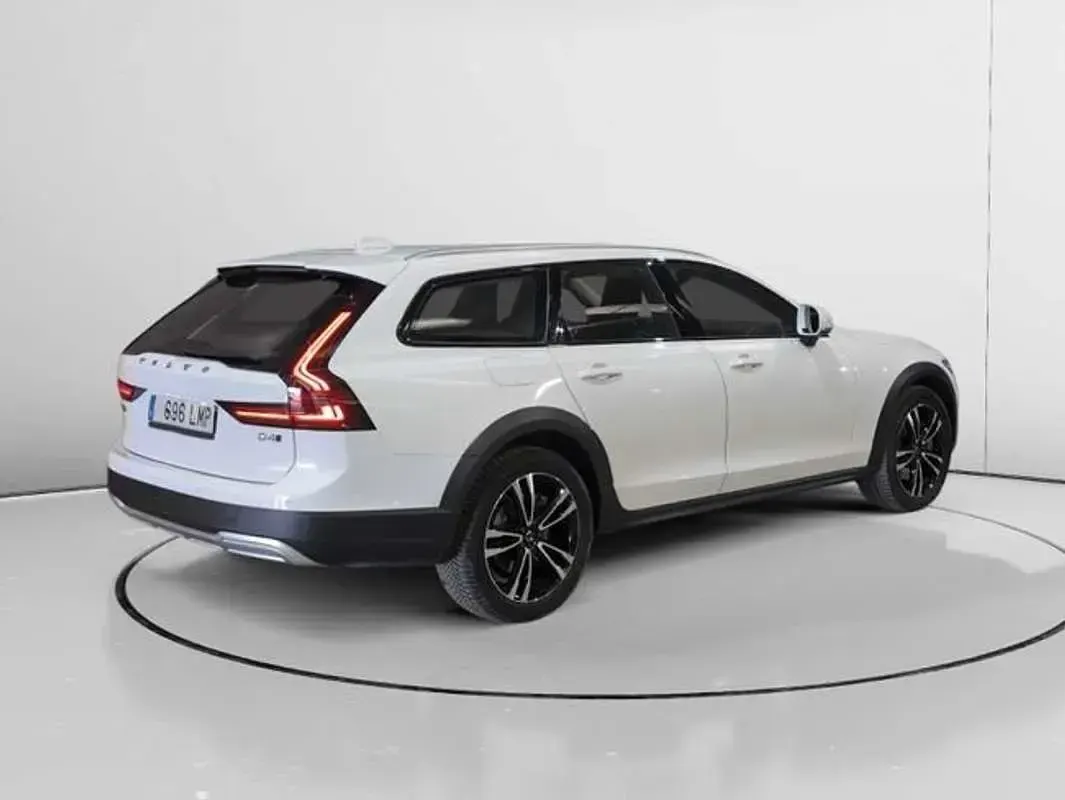 Usado Volvo V90 190 CV (139 kW) 2021 Blanco Familiar