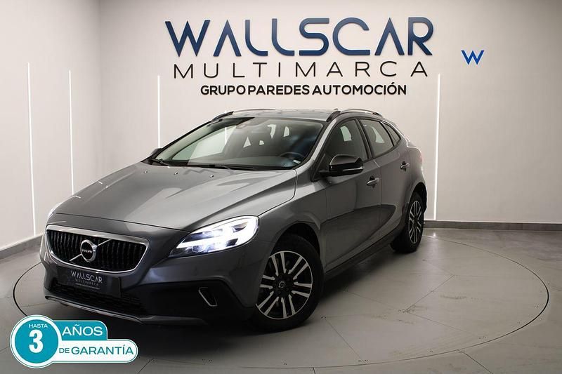 Gris / plata Usado 2018 Volvo V40 CC Familiar | 17.900 € (Un poco caro) - Imagen 1/4