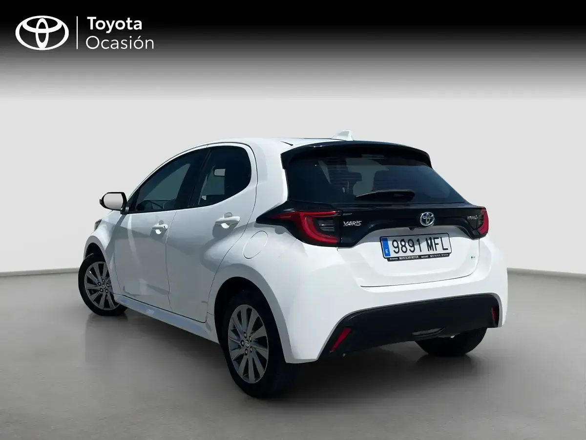 Usado Toyota Yaris Active 116 CV (85 kW) 2023 Blanco Utilitario